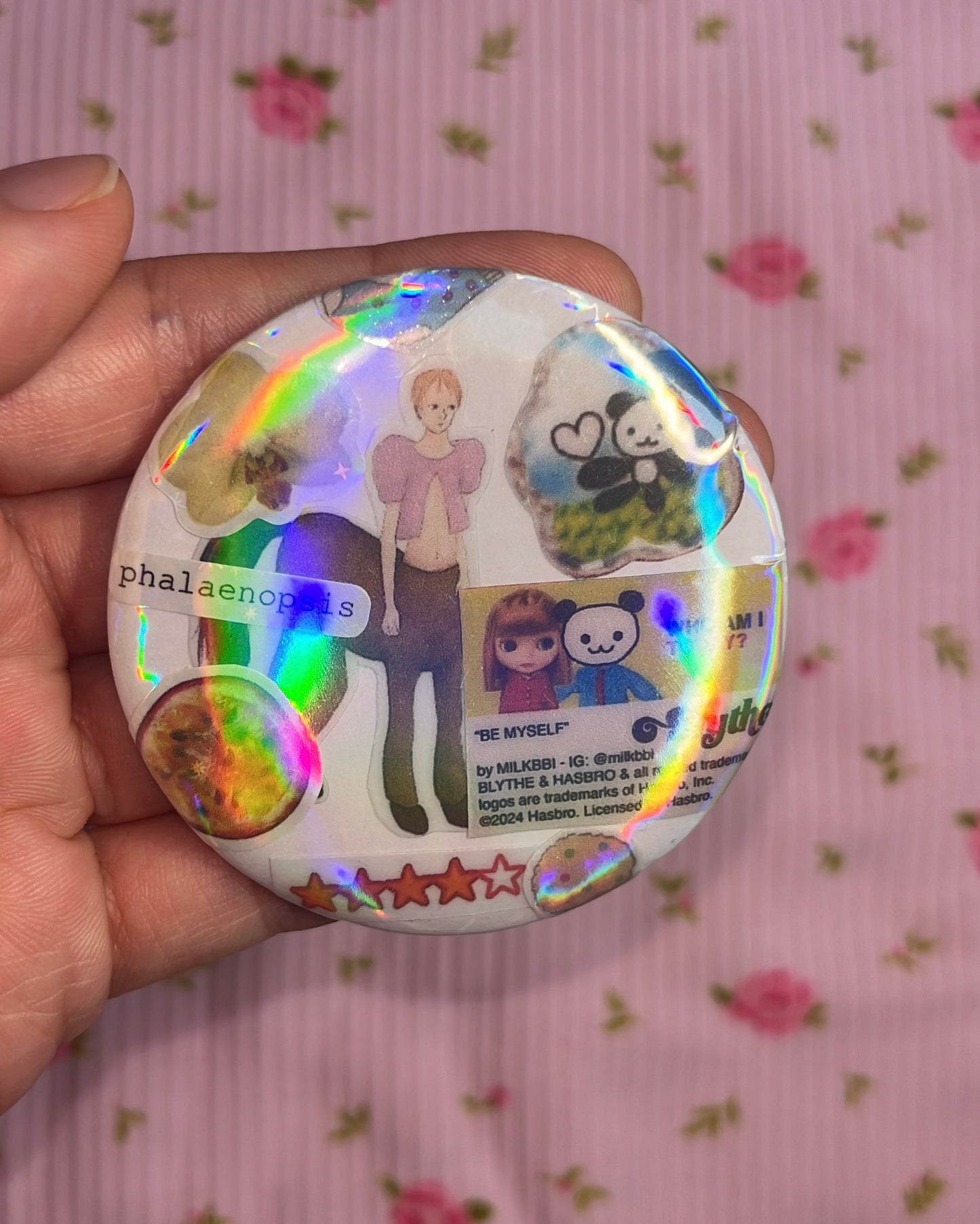 handmade collage badges | 𝑅𝑒𝓉𝓇𝑜 𝑔𝒾𝓇𝓁𝒽𝑜𝑜𝒹