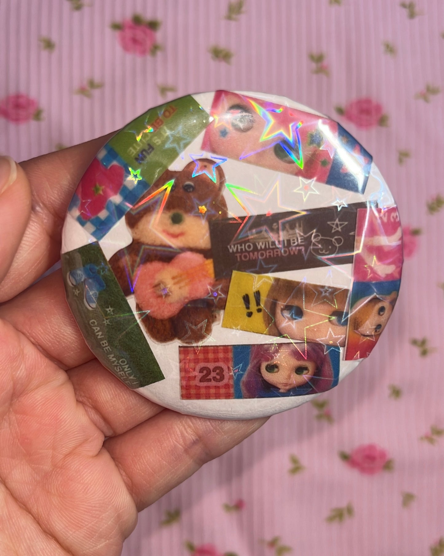 handmade collage badges | 𝑅𝑒𝓉𝓇𝑜 𝑔𝒾𝓇𝓁𝒽𝑜𝑜𝒹